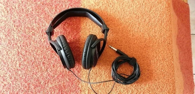 Casque Audio Beyerdynamic DT-330 MKII – Très Bon état, Coussinets Neufs