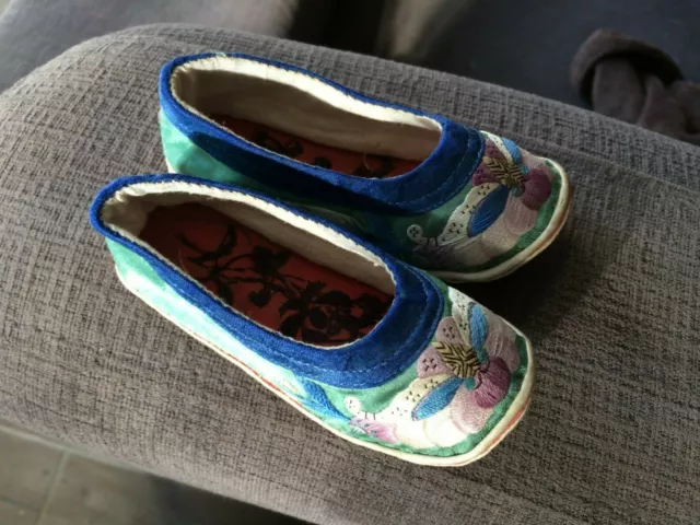 rare paire de chaussons enfant ,asiatique ,japonais  fin 19 eme debut 20 eme
