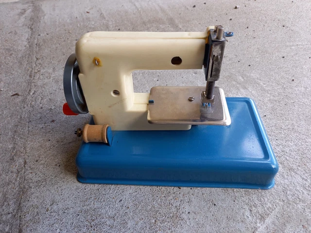 Ancienne Machine à Coudre Jouet Pour Poupée - Macousette Déco Mercerie Vintage