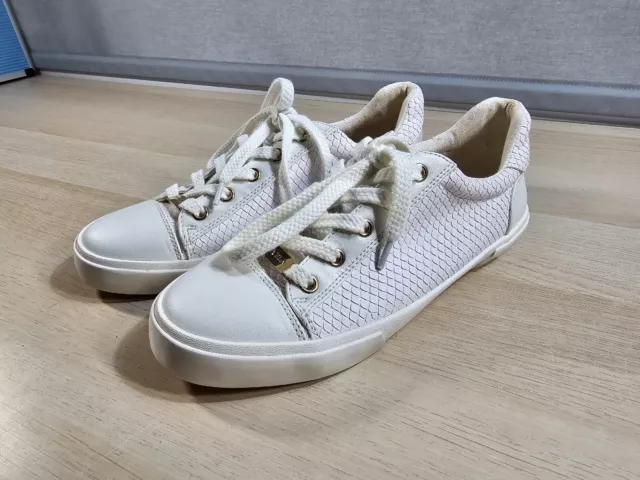Carvela jagger sales trainers white