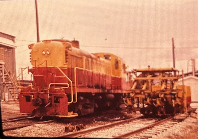 Vtg 35mm Slide Gulf Mobile & Ohio Railroad Train Engine Duplicate