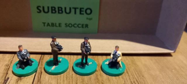 Subbuteo 4 X Camera Men Heavyweight