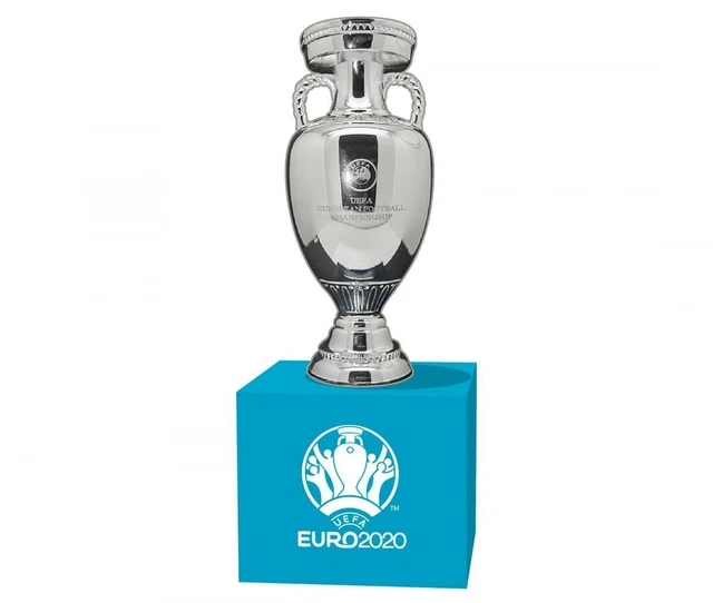 Mini Trophée Coupe UEFA Euro 2020 Italie Réplique Argent Neuf et Authentique