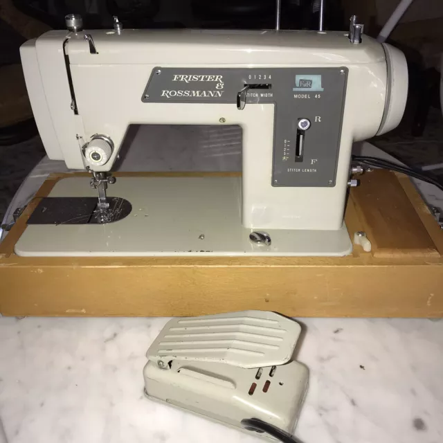 Máquina de coser Frister & Rossmann modelo 45