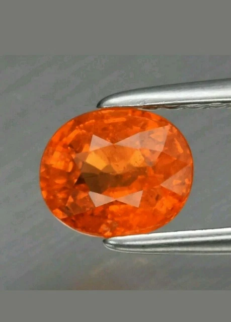 Grenat Spessartine orange vif fanta 0.96Ct 6x5mm ovale naturel de namibie