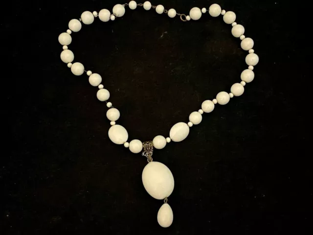 Rare Collier Perles en Opaline Blanche XIX -ème Siècle Bijoux Ancien Mode Ref P