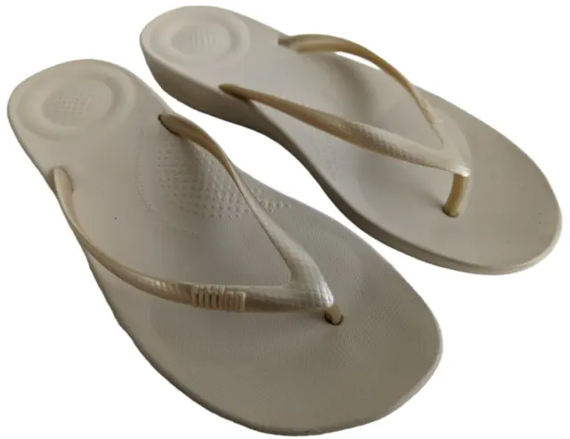 Fitflop Iqushion Womens Size 7 Gold Casual Slipper Slide Flip Flop Thong Sandal