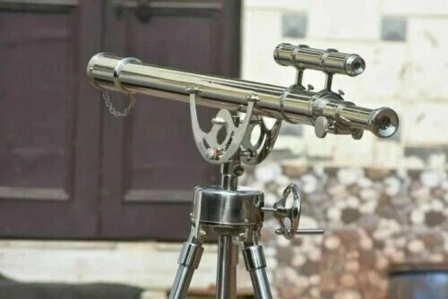 Télescope nautique vintage en acier inoxydable avec trépied pour regarder...