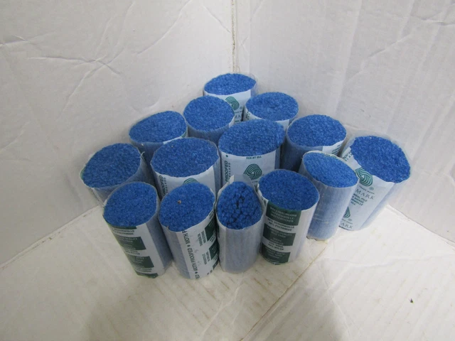 Lote vintage de alfombras de lana 17 paquetes en total. todo el mismo tono azul oscuro.