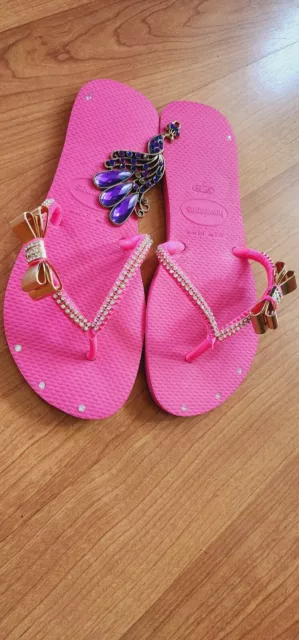 Flip Flops Havaianas Flat for woman. Decorated by hand. Spring and Summer shoes.