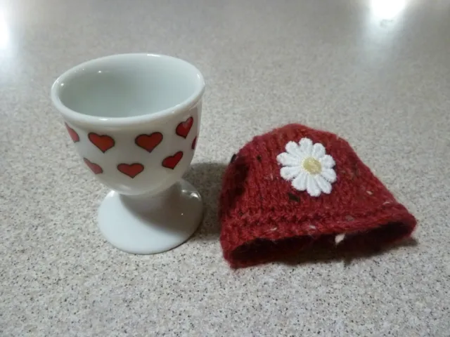 Ceramic white egg cup with love hearts + cosy & daisy motif