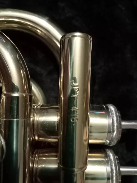 Trompette Jupiter jpt-416 Bb Gold de Poche avec valise de rangement 3