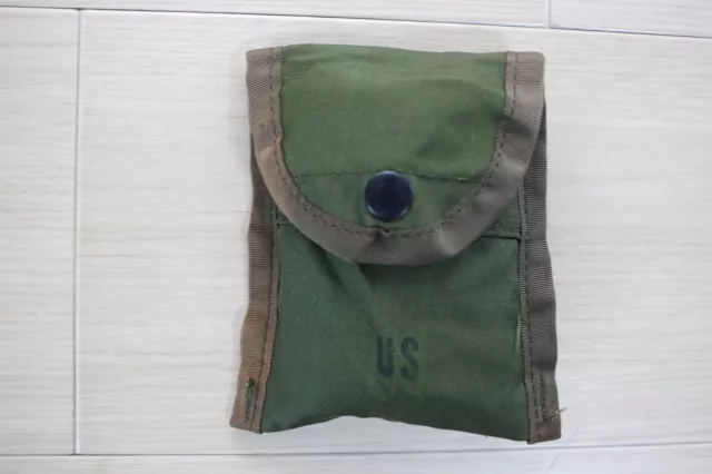 US Vietnam War M1967 First aid/Compass Pouch Plastic Snap 1968    D24