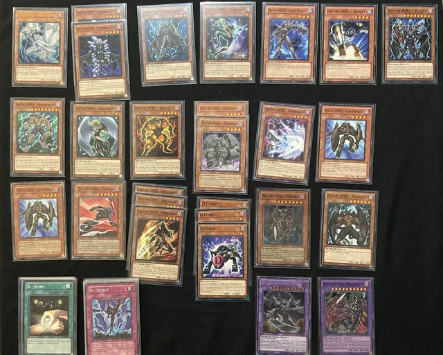 YUGIOH DESTINY HERO Deck Core 44 Cards + 2 Extra Deck Cards W/Sleeves