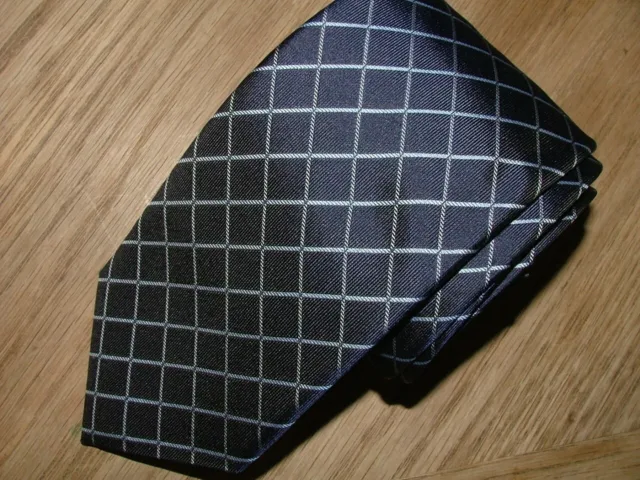 New Wot David Donahue Tie  100% Silk Hand Made In Usa Blue Geometric #530