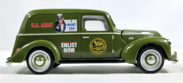 Golden Wheels Green 1940 Ford Army Recruitment Truck Scale 1:32