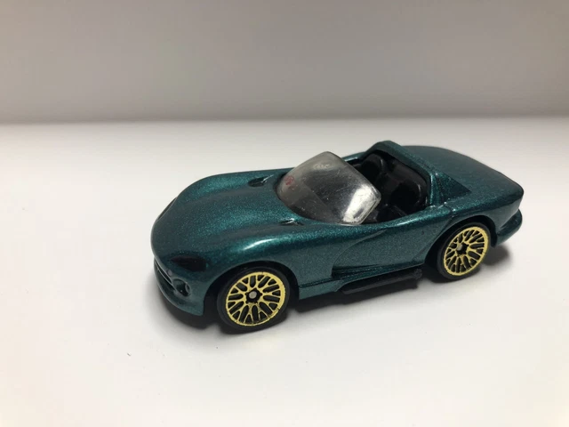 Loose 1995 Hot Wheels 1:64 Gold Metal Speed Green Dodge Viper Rt/10
