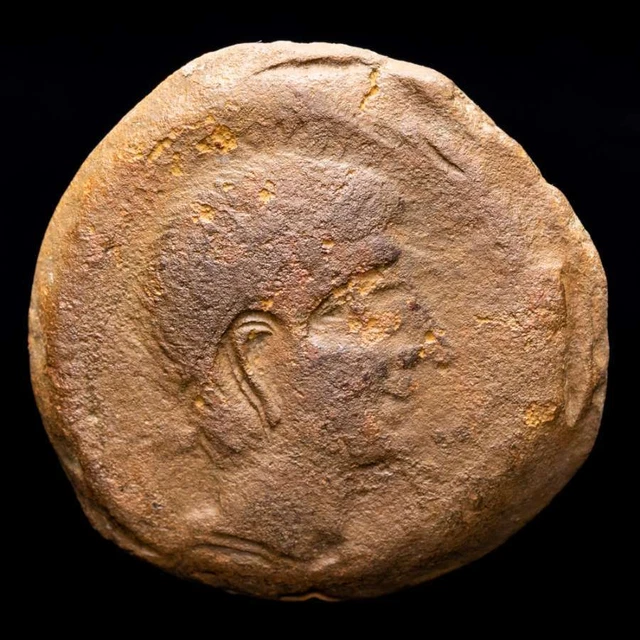 *Lucernae* Castulo As Sphinx - Heavy Series (26.43 g) Cazlona, Jaén 180 BC