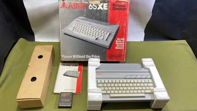 Vintage Atari 65XE ordinateur personnel jeu PAL travail !!