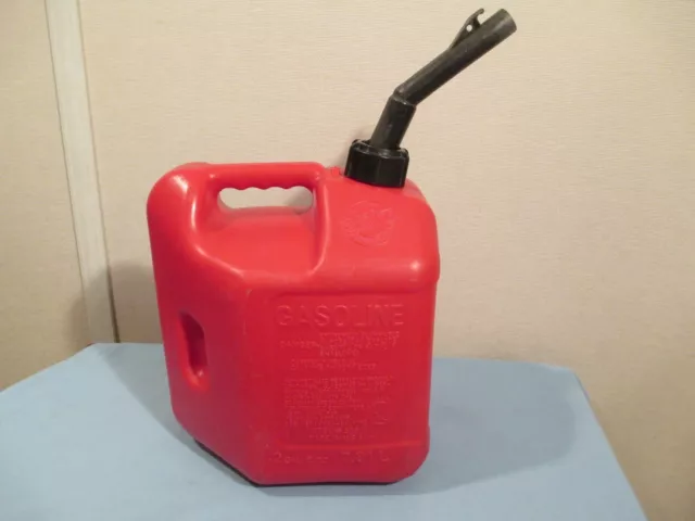 Blitz 2 Gallon 8 Oz Gas Can #50810