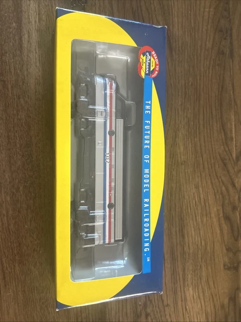 HO Scale Athearn 80261 RTR  AMTRAK  #107 NIB