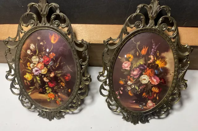 VINTAGE SET ANTIQUE OVAL BRASS PICTURE FRAMES w/ FLOWERS MADE IN ITALY