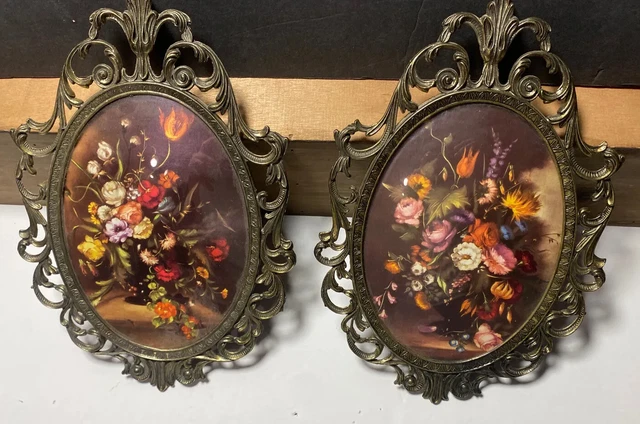 VINTAGE SET ANTIQUE OVAL BRASS PICTURE FRAMES w/ FLOWERS MADE IN ITALY