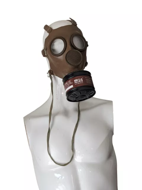 Military M51 GAS MASK & RESPIRATOR w/ FILTER CANISTER New Never Used 2