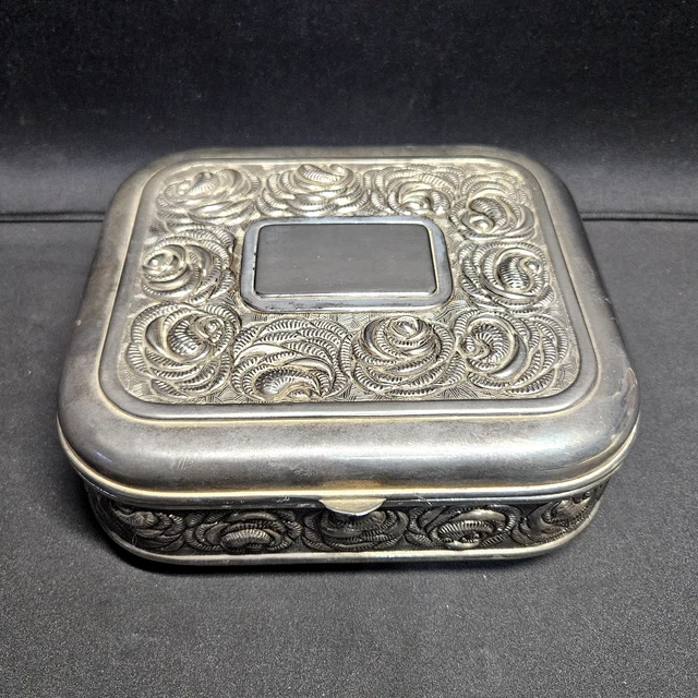 international silver company 3 piece dresser set NEW INTERNATIONAL SILVER CO Silver Plate 3 Piece Dresser Set No 99117993