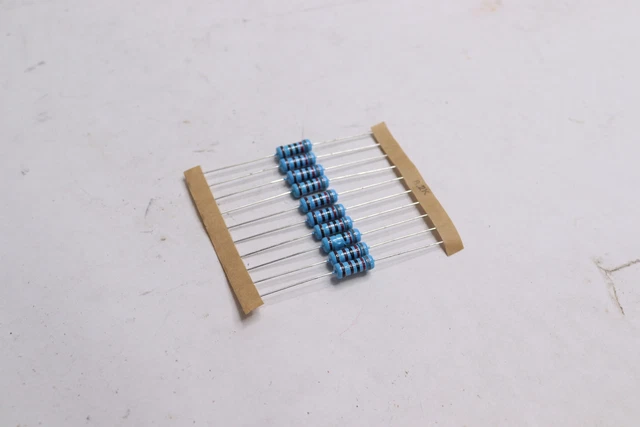 (10-Pk) Metal Film Resistor 8.2k Ohm 1/4W 1% 83-1106