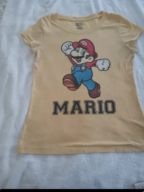 Super Mario Yellow T-shirt XL 15-17 Girls Nintendo Video Game 2011 Super Hero