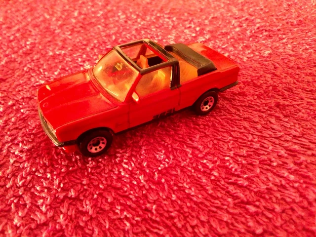 Matchbox Unboxed - MB39 BMW 323i Cabriolet - Red