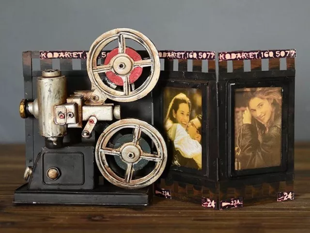 PROJECTEUR  ANCIEN en métal  avec décor film. artisan vintage - longueur : 34 cm