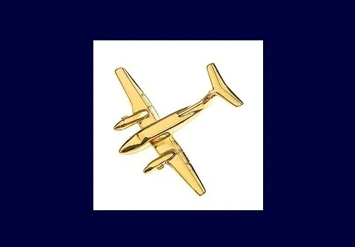 New! Clivedon CL-BE200 Gold plated pewter Beech 200 Kingair aircraft lapel pin