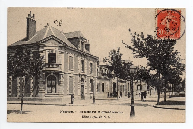 GENDARMERIE CPA 58 NEVERS la Gendarmerie et avenue marceau