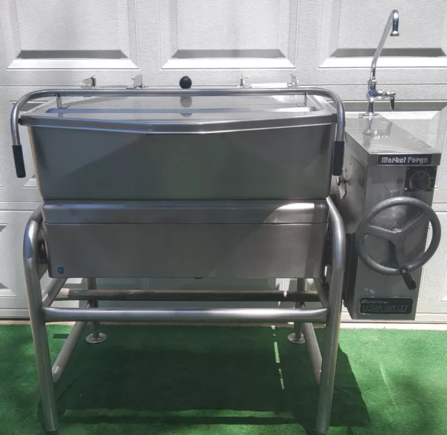 Market Forge 1130-2 30 Gallon Gas Tilting Skillet Braising Pan
