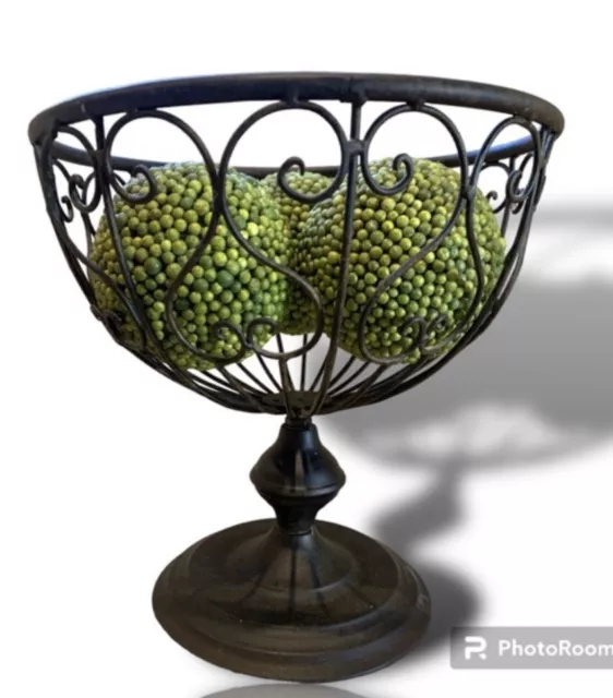 Wrought Iron Tabletop Fruit Decor Basket With 6 Decorative Green Fruit Orbs