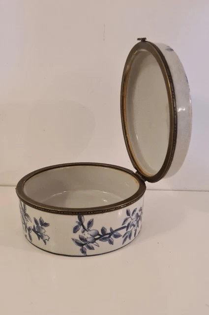 Boîte à Bijoux Ancienne En Forme D'oeuf Porcelaine Blanche Bleue Dorée - Occasion