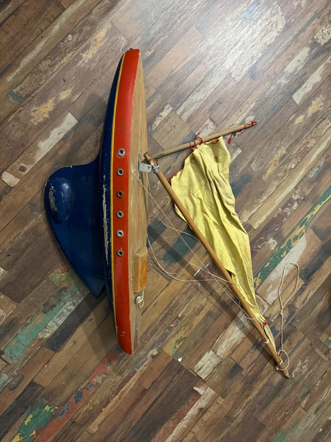 Voilier de bassin 35 cm - Günther Windy - FRANCE