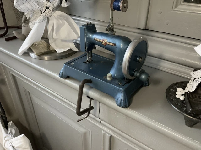 Jouet Ancien - Machine à Coudre SMJ - Très Vieille - Occasion
