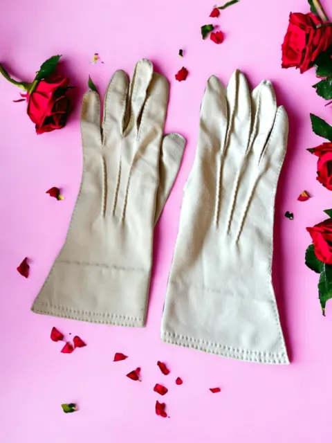 1960s Nylon Ladies Day Wear Gloves - A200-03-acc