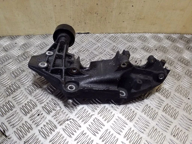 Renault Trafic II (X83) 2011 Diesel Support de générateuralternateur VAL175597