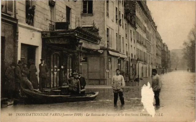 CPA PARIS Floodations 1910 Rue St-Dominique Passage Boat (579712)