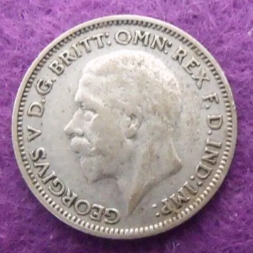 1935 GEORGE V SILVER SIXPENCE  ( 50% Silver )  British 6d Coin.   821