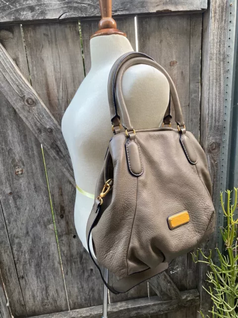 Marc Jacobs Electro Q Fran Shoulder Bag Tote Crossbody Cement Pebble Leather Marc Jacobs Electro Q Fran Shoulder Bag Tote Crossbody Cement Pebble Leather