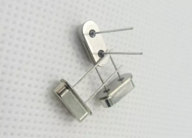Un resonator T10.000-20 cristal oscillateur avec marquage T10.000-20   .C45.1