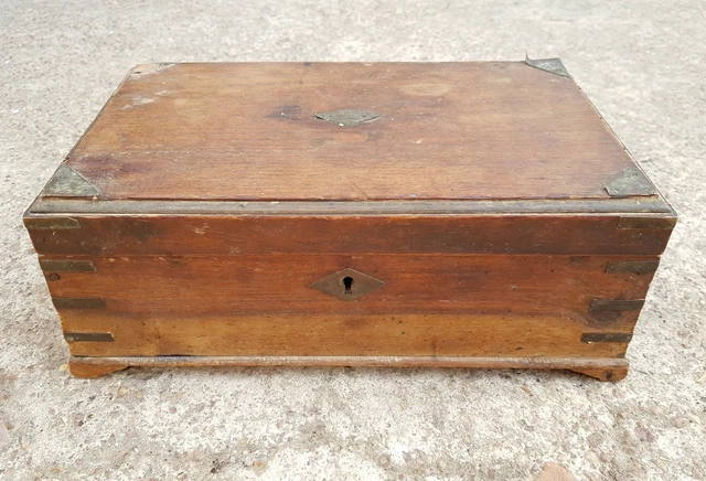 Vintage Ancien Artisanal Laiton Ajusté en Bois Bijoux Boîte Mercantile Money