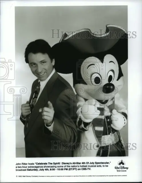 1992 Press Photo John Ritter hosts "Celebrate The Spirit! Disney's 4th of July"