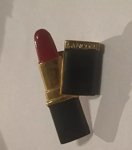 Pin's Pins Badge  /  LANCÔME / ROUGE à Lèvres