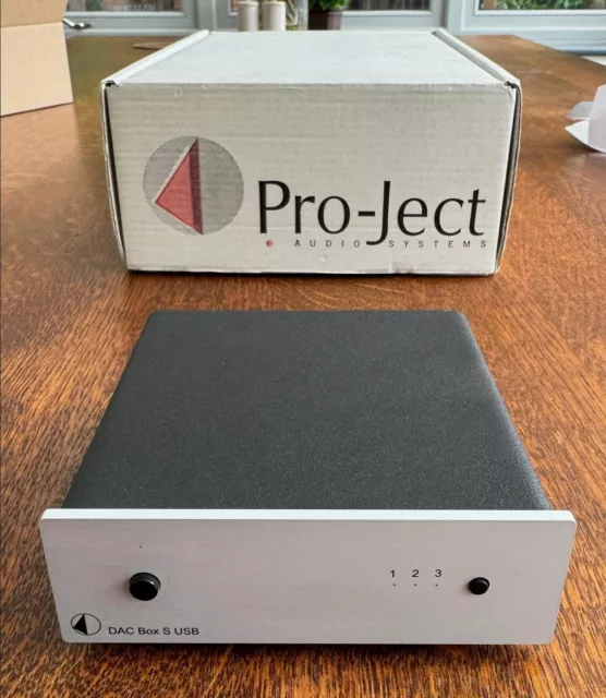 Pro-Ject DAC Box S USB in Silver - BOXED, IMMACULATE, SUPERB!